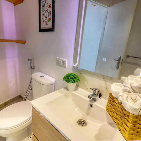 Дом отдыха Big Terraced House, 100m To The Beach, With Bbq And Sea View *