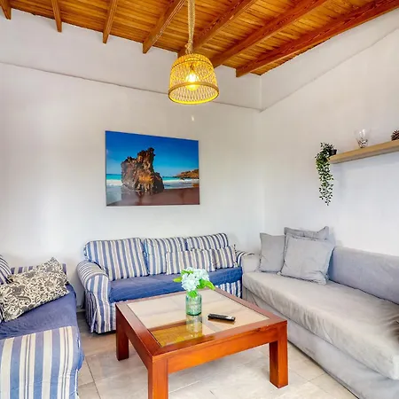 Дом отдыха Big Terraced House, 100m To The Beach, With Bbq And Sea View