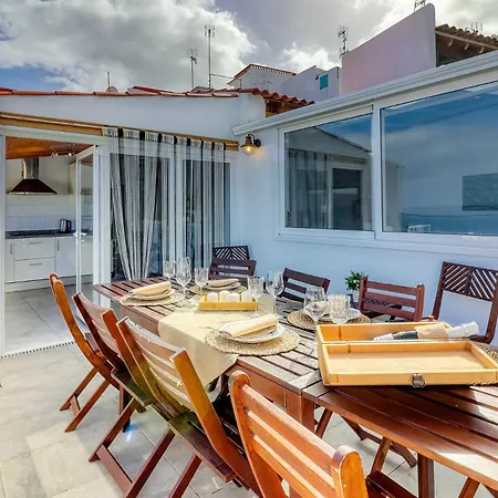 Big Terraced House, 100m To The Beach, With Bbq And Sea View *