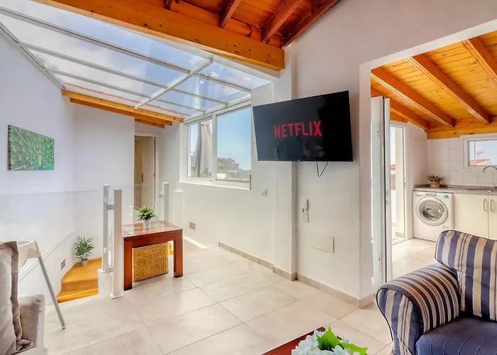 Big Terraced House, 100m To The Beach, With Bbq And Sea View 別荘 *