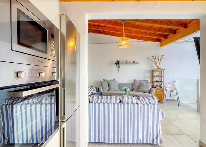 別荘 Big Terraced House, 100m To The Beach, With Bbq And Sea View Guincho (Tenerife)