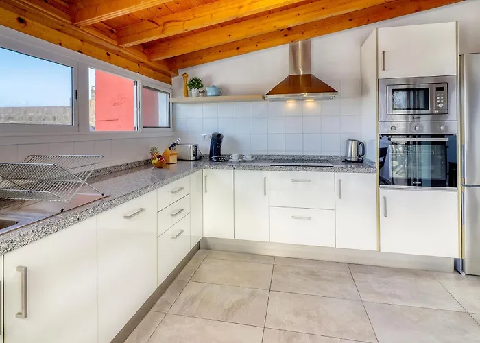 別荘 Big Terraced House, 100m To The Beach, With Bbq And Sea View *